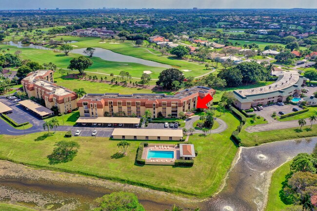 Building Photo - 5390 Woodland Lakes Dr Unit 102