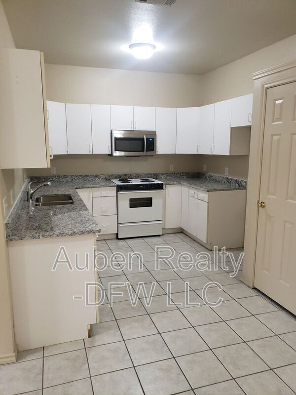 Photo - 114 Honey Bee Dr