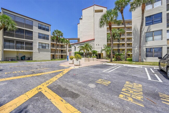 Photo - 2304 S Cypress Bend Dr Unit 512