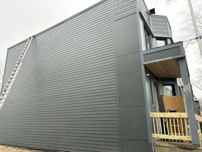 Photo - 6321 S Eberhart Ave Unit 2