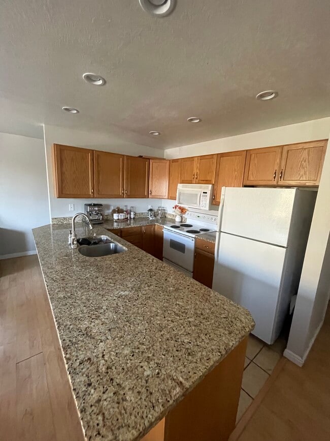 Photo - 687 W Jefferson Cv Unit 687