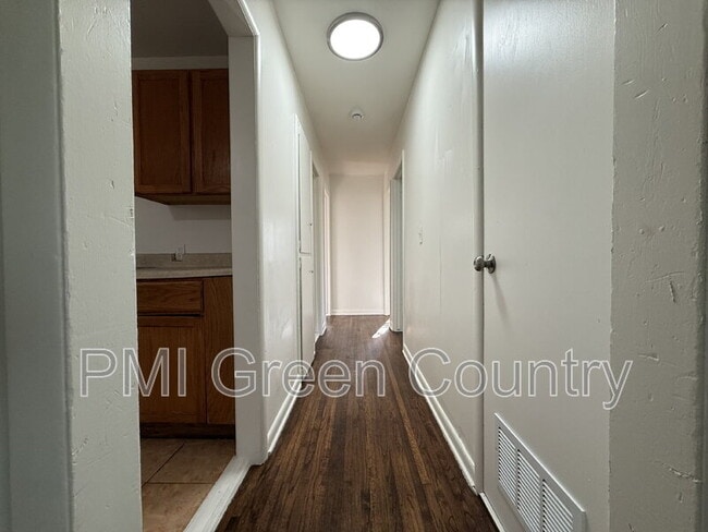 Photo - 1547 E 51st St N