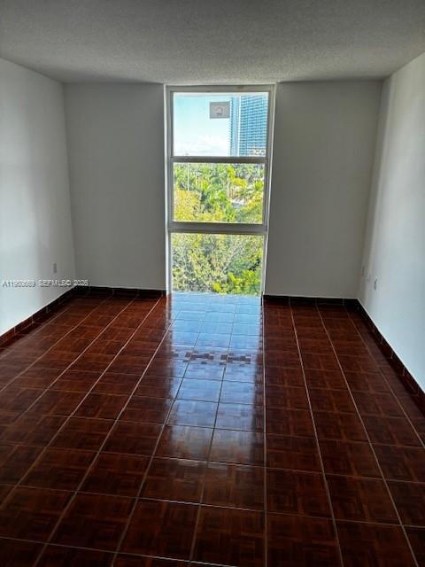 Photo - 16950 W Dixie Hwy Unit 628