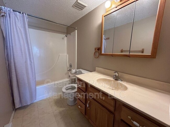 Photo - 912 N Walnut St