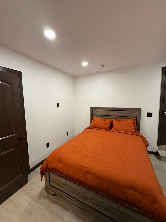 Photo - 1047 Azure Way