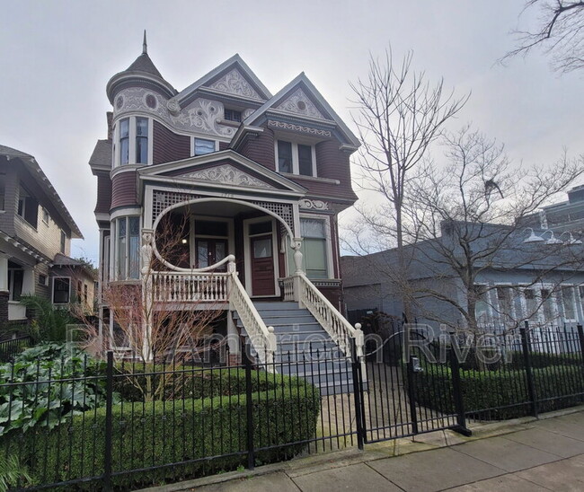 Building Photo - 1716 Capitol Ave Unit 2