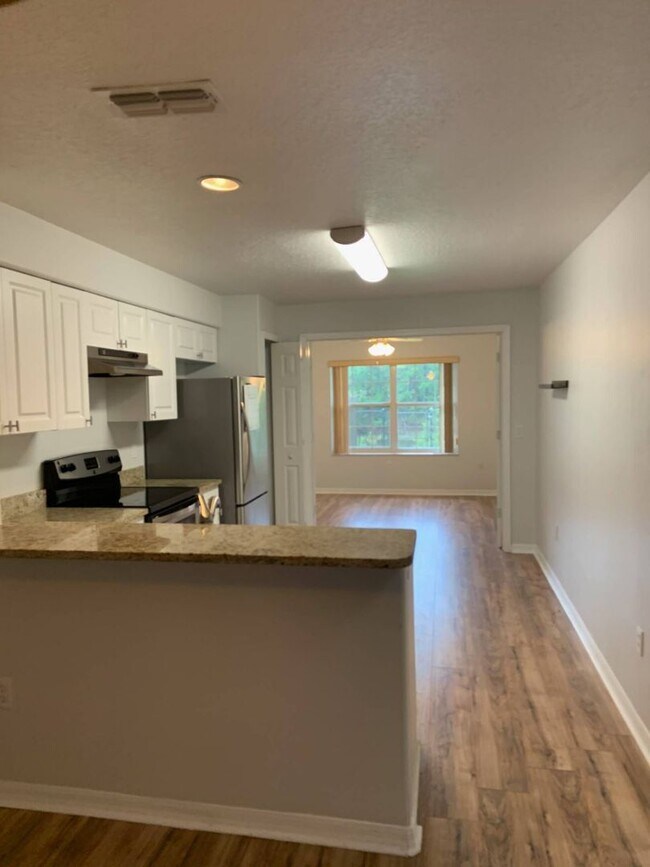 Photo - 38A Lindsay Dr Unit 38 A Lindsay Drive