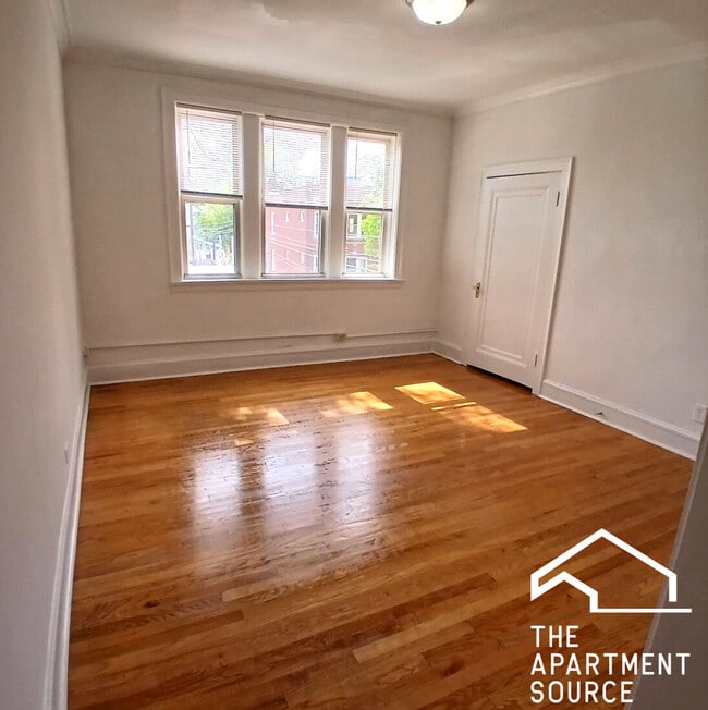 Photo - 4808 W Barry Ave Unidad 2W