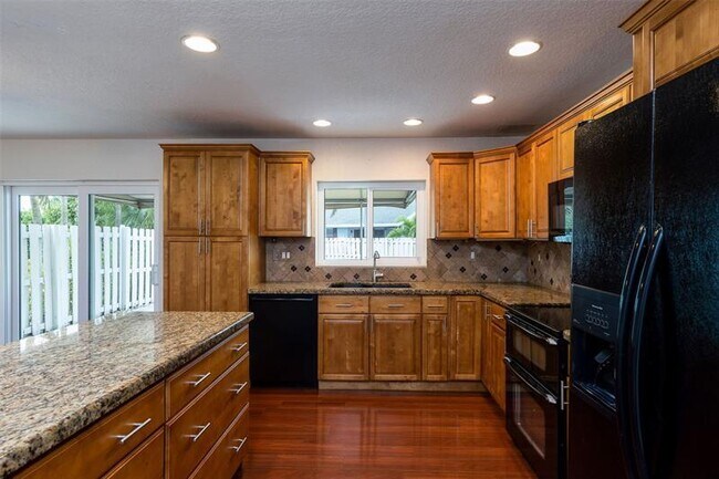 Photo - 681 Green River Ln