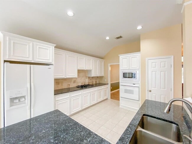 Photo - 3507 Shadow Bluff Ct