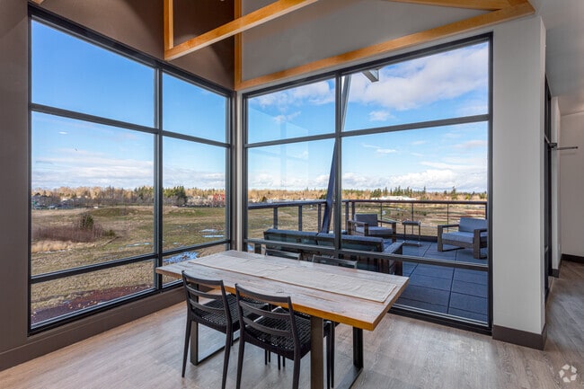 5th Floor Lounge
