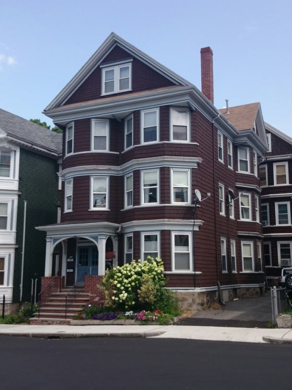 Photo - 122 Calumet St