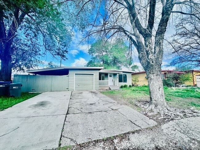 Building Photo - 1765 Auburn Wy Rental