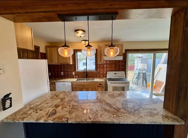 Building Photo - 587 E Golf Pl Rental