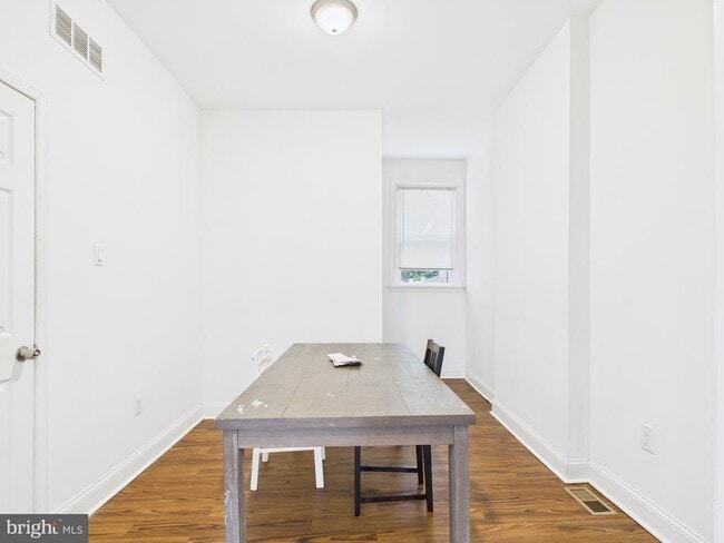 Photo - 3516 Wallace St