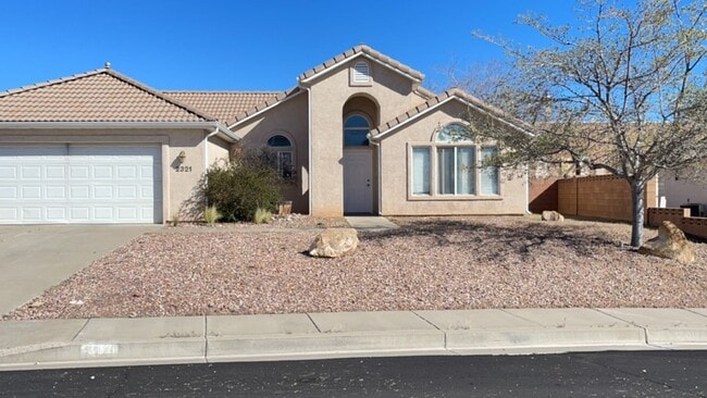 3 Bedroom 2 bath home located near Red Cli... - 3 Bedroom 2 bath home located near Red Cli...