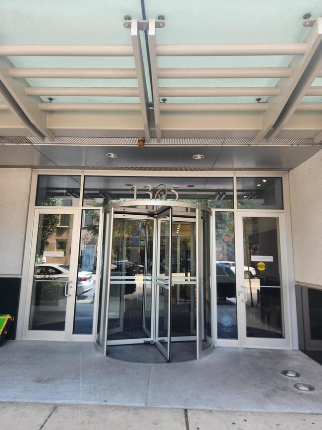 Building Photo - 1305 S Michigan Ave Unit 1805