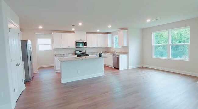 Photo - 654 Southwick Pl