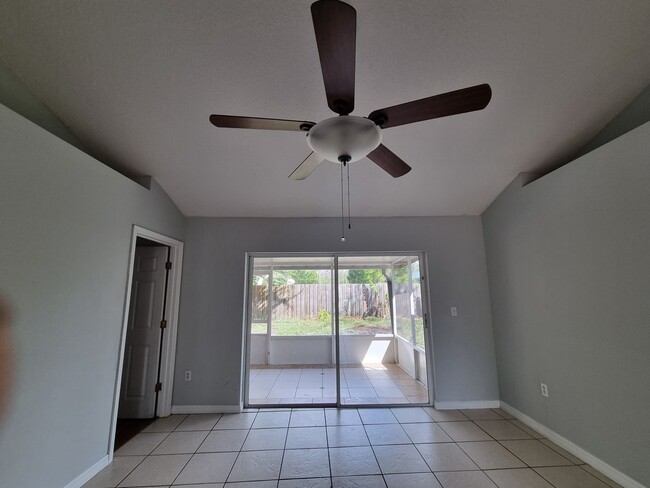 Photo - 3 Bedroom 2 Bath home in St. Cloud for RENT!
