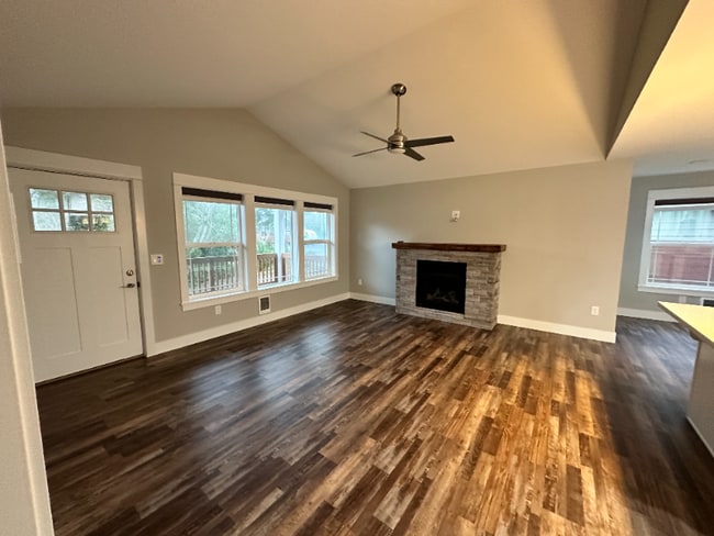 Photo - 325 N Wynoochee Dr SW