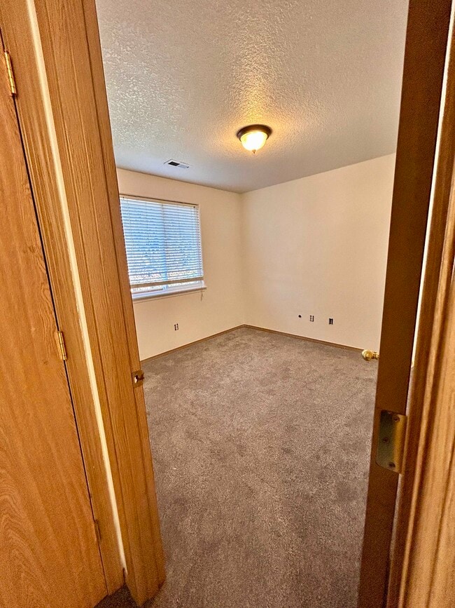 Photo - 15814 NE 90th St