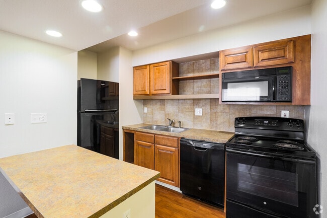 Studio - 464SF