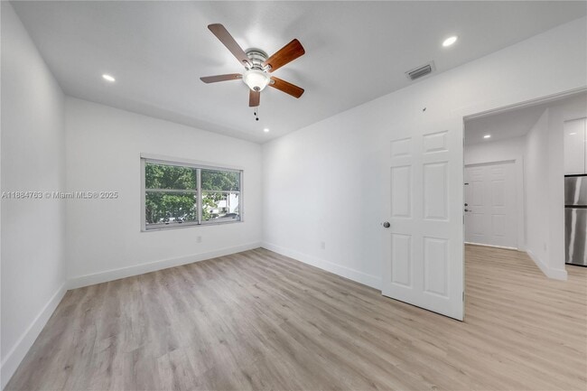 Photo - 2464 SW 22nd St Unidad 5 Rental