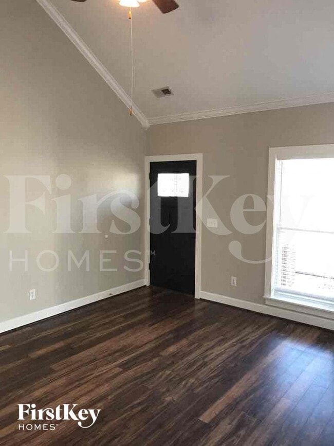Photo - 153 Creekstone Tr