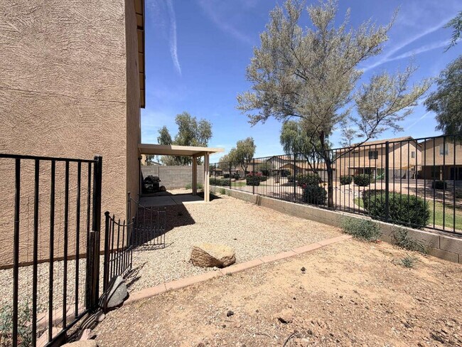 2344 E Meadow Creek Way