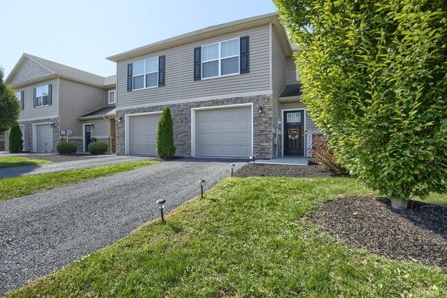 Photo - Fully Furnished 3 Bedroom Townhome