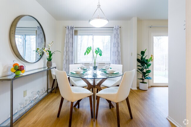 3 BR, 1.5 BA - 1054 SF - Forest Glen Townhomes