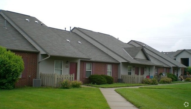 Building Photo - Fox Pointe Apartments