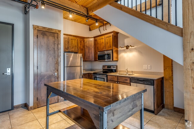 2 BR, 2 BA - 1,256SF