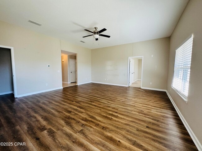 Photo - 6528 Omoko St