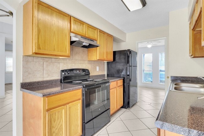 Photo - 4936 Meadowood Cir