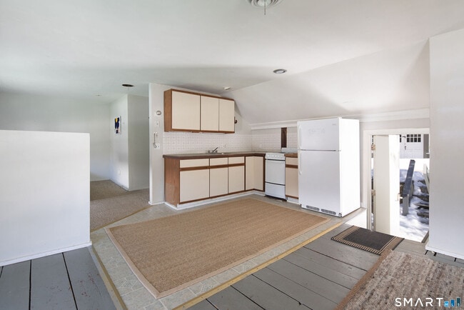 Photo - 7 Railroad St Annex