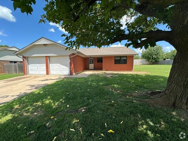 Building Photo - 108 S English Dr Rental