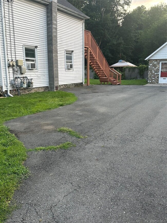 657 South St Unit 2 -Top Floor