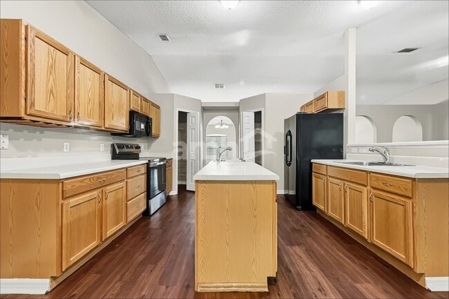 Photo - 97154 Yorkshire Dr