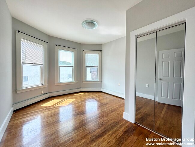 Photo - 96 E Cottage St Unidad 2