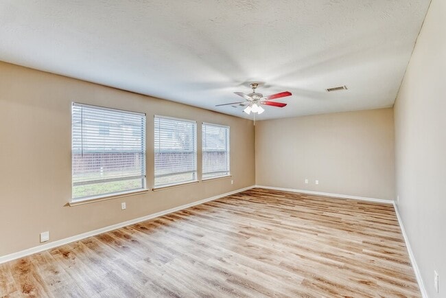 Photo - 6207 Winter Oak St