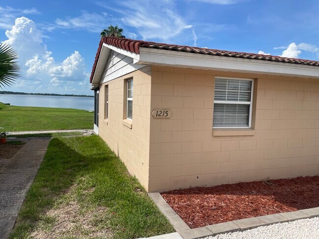 Photo - 1215 W Pierce St Apartment Unit 1215