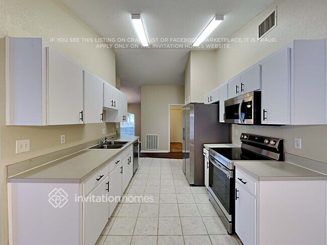 Photo - 7618 Habersham Dr
