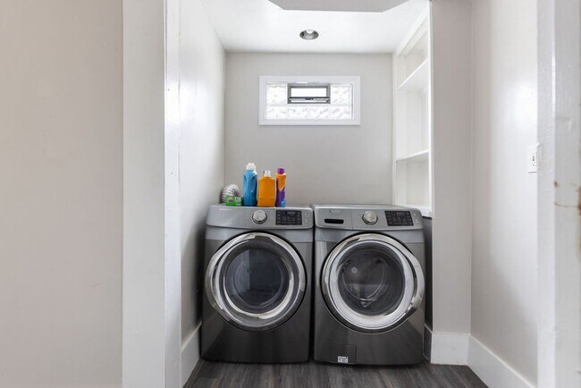 Photo - 5409 Bridge Ave Unidad 5409 Bridge Down