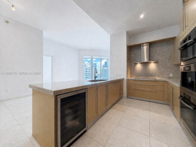 Photo - 900 Brickell Key Blvd Unidad 2505