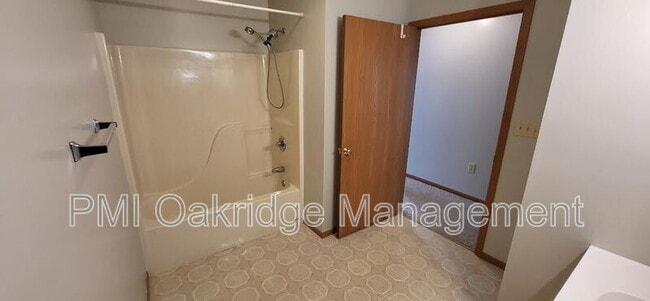 Photo - 765 Campbell Rd