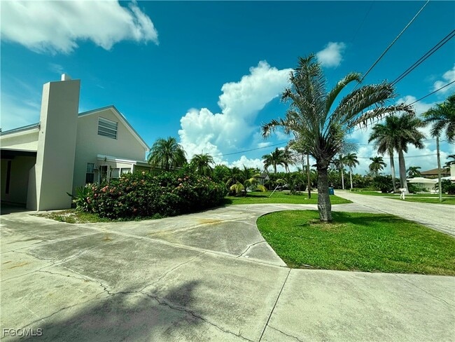 Photo - 12743 Brewster Dr
