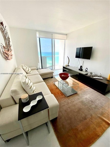 Photo - 6365 Collins Ave Unidad 3010
