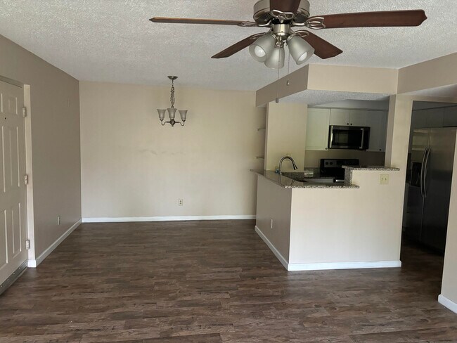 Photo - 987 Sonesta Ave NE Unit 208