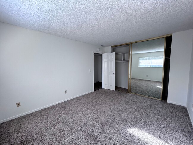 Photo - 1000-1002 Bell Street Unit 1002 Bell Street